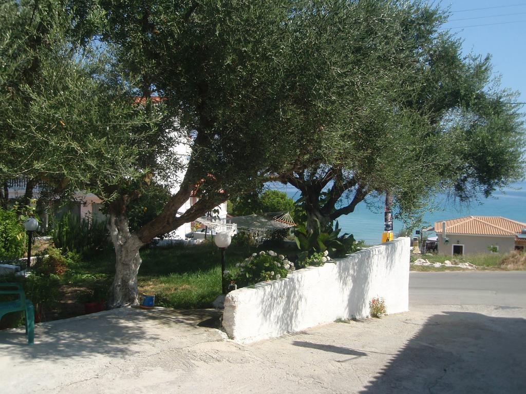 Billy'S Amoudi Apartments Pokoj fotografie