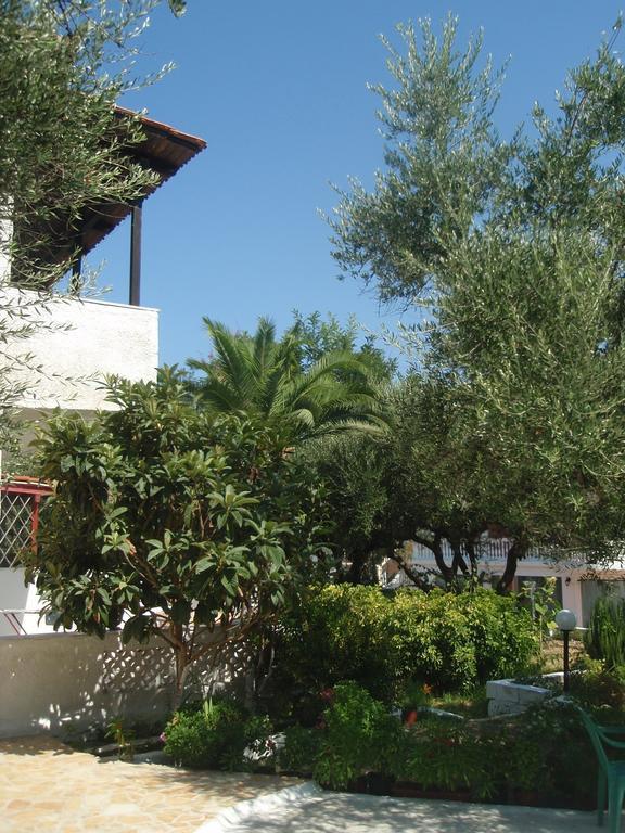 Billy'S Amoudi Apartments Pokoj fotografie